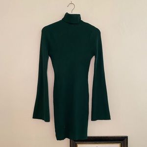 Bell Sleeve Sweater Dress / Green (M)